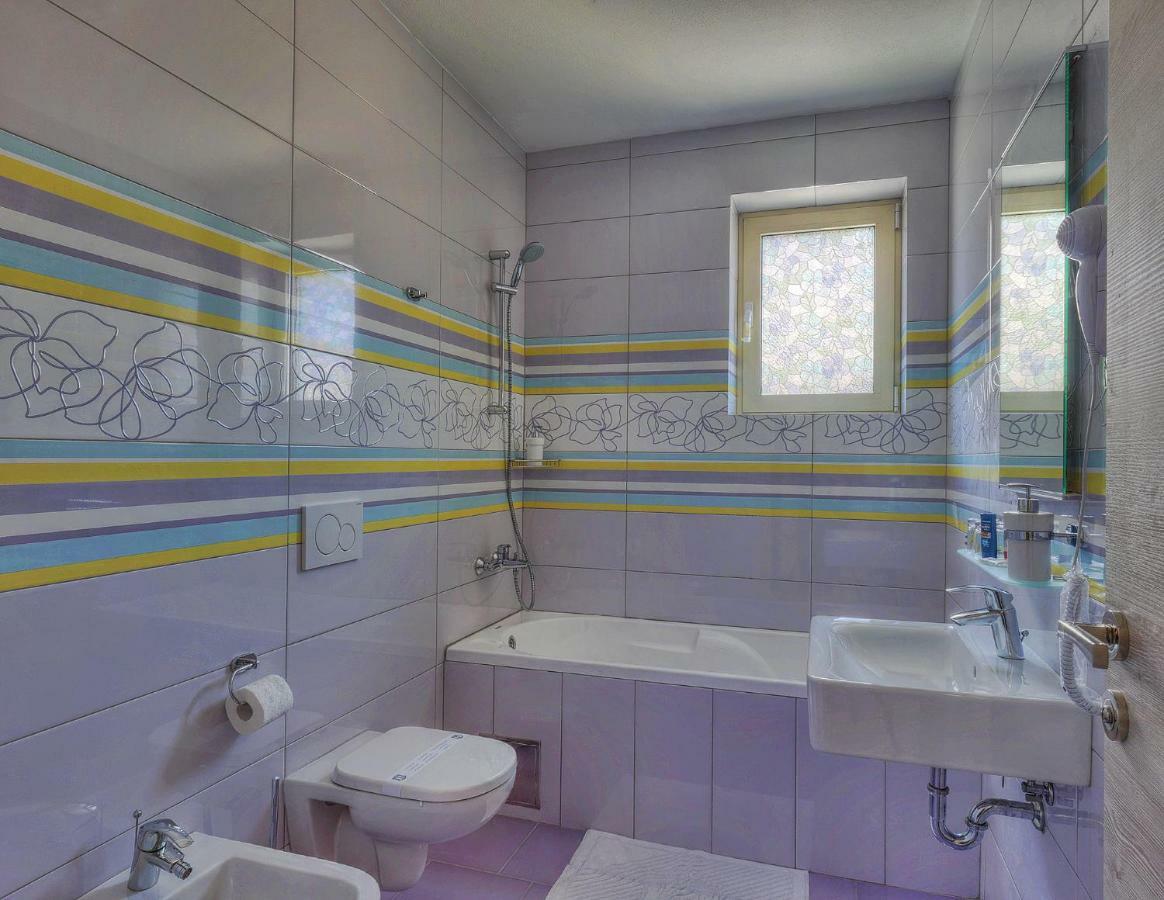 Hotel Modo Pula Luaran gambar